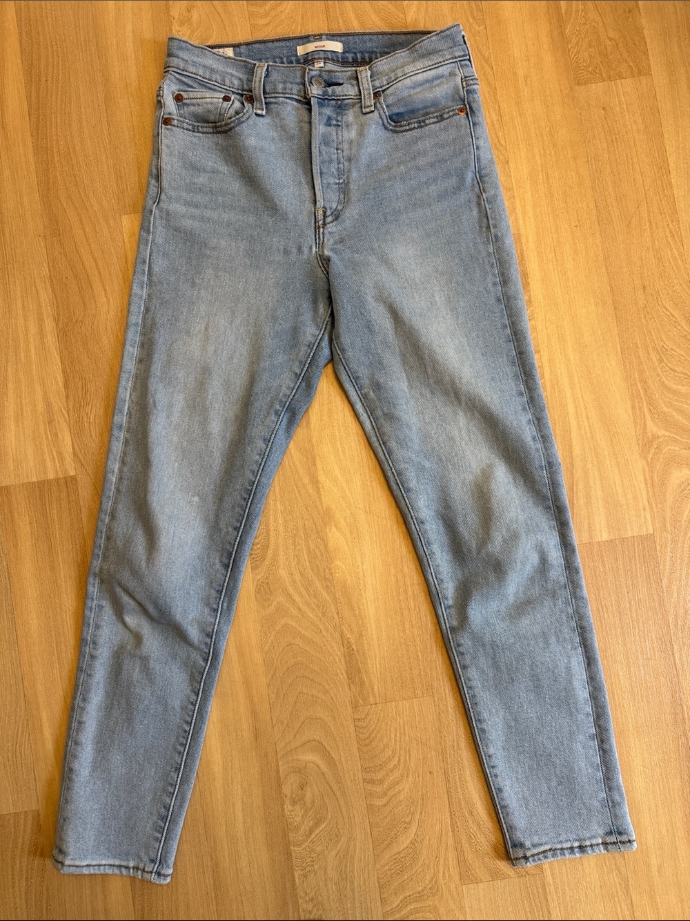 Levi’s Wedgie Light Blue Women's High-Rise Slim Jeans Size 26
